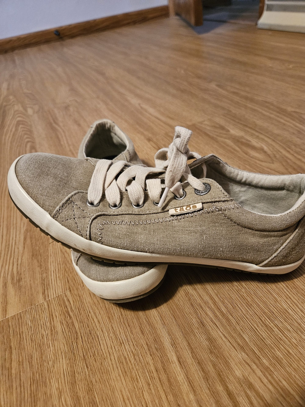 Taos Footwear Taupe Canvas Lace-Up Flats